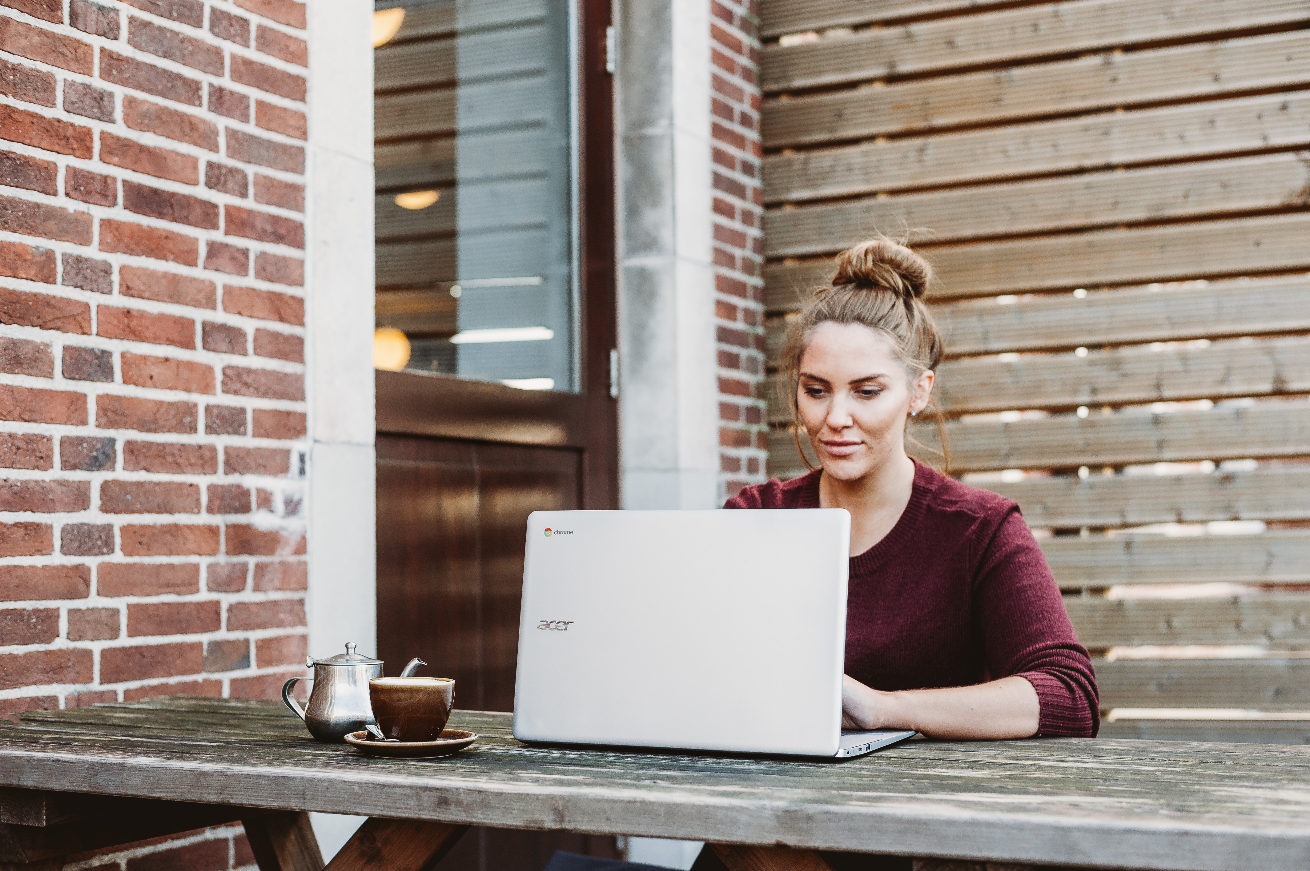 woman-researching-mortgage-rates